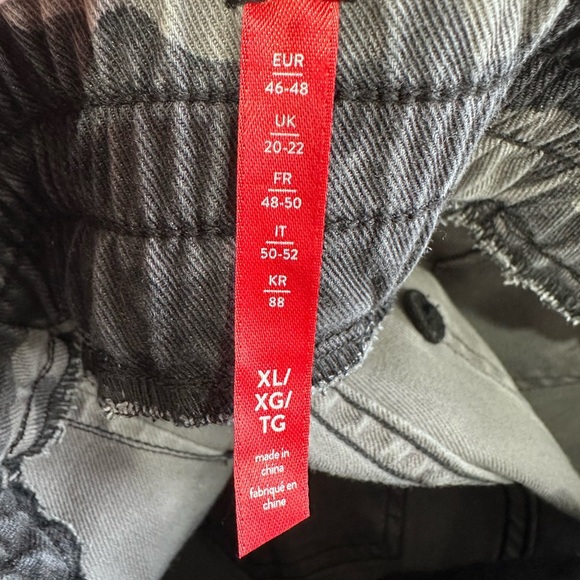 Spanx Women’s Stretch Twill Cargo Joggers - XL - Picture 10 of 12